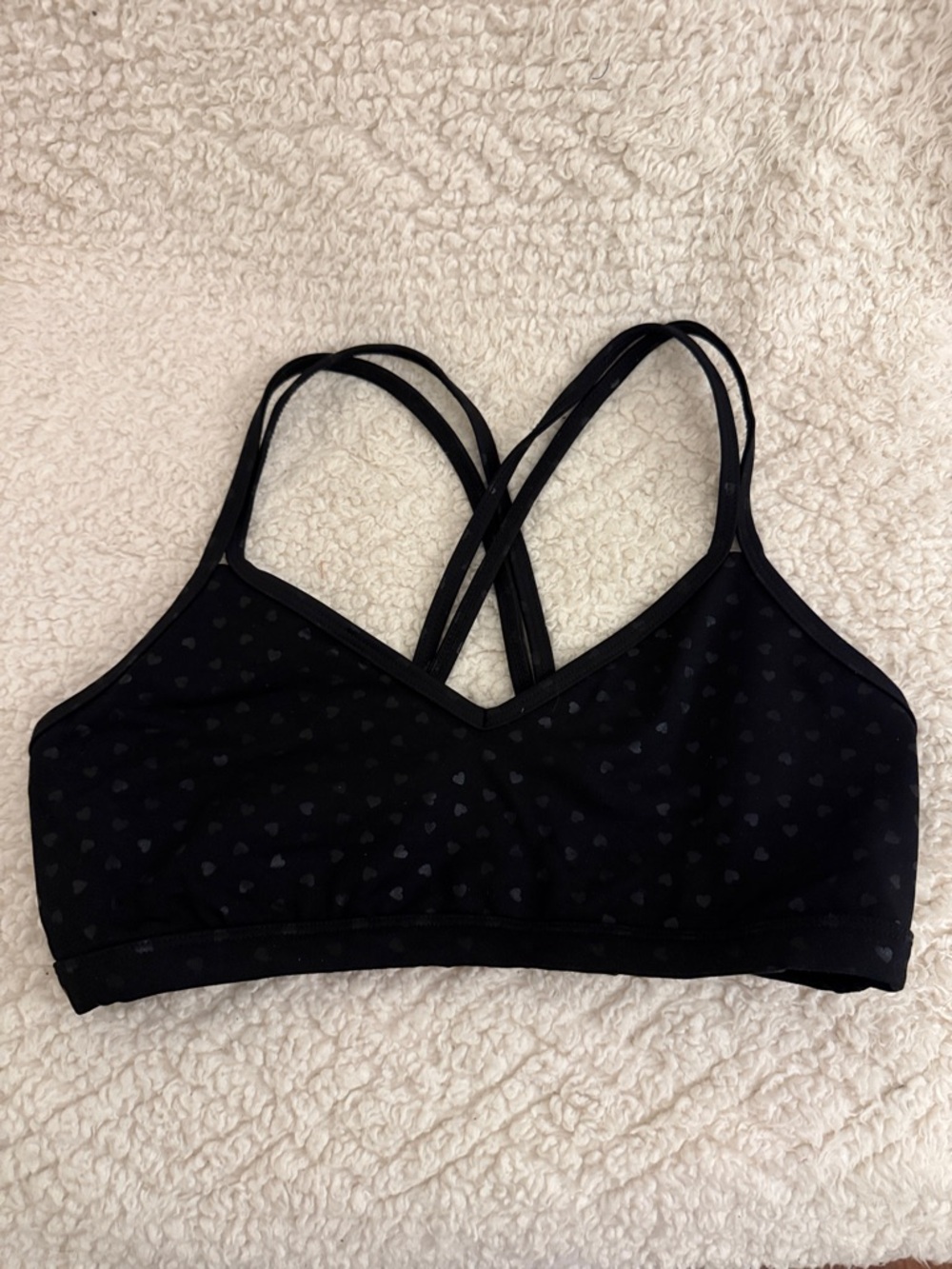 [Beyond Yoga] Black Heart-Print Strappy Sports Bra